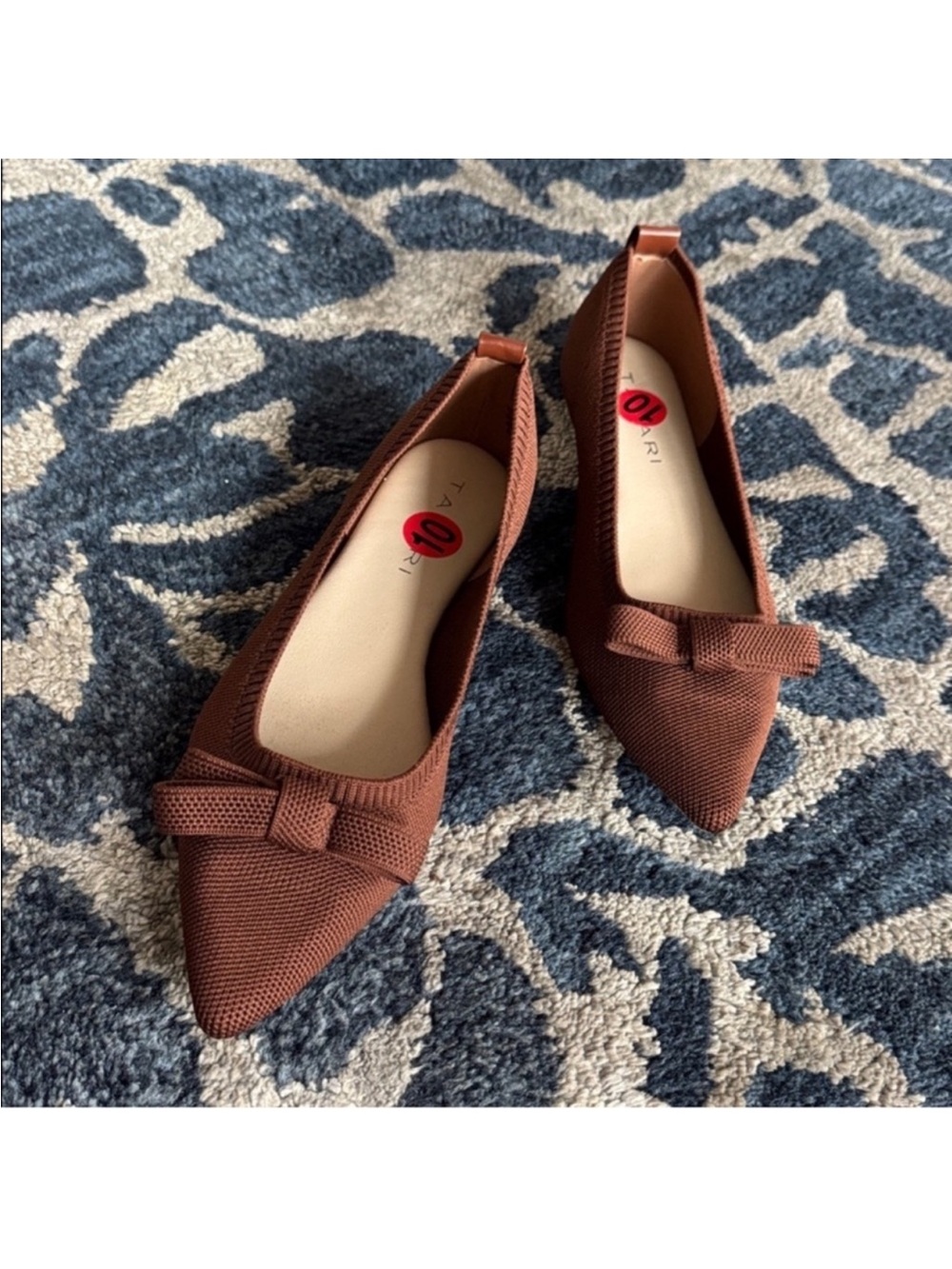 Tahari Athens Brown Knit Pointed Toe Ballet Flats Sz 10 Bow detail New slip on